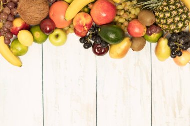 Natürmort meyve ahşap arka plan üzerinde