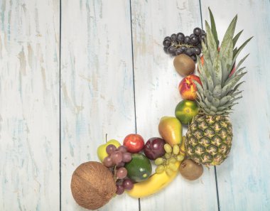 Natürmort meyve ahşap arka plan üzerinde