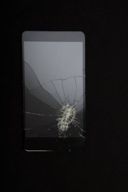 Shattered smartphone ekran görünümünü yakın çekim