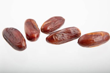 Kurutulmuş tarihleri (hurma meyvelerini)