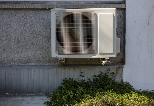 Old Facade Building Air Condition Units — Stock Photo, Image