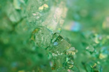 Arka plan yeşil kristalleri akik. Makro. 