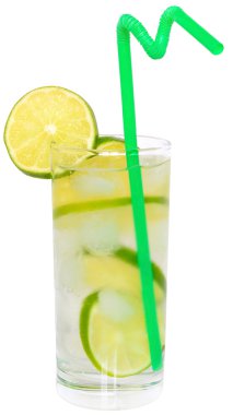 Mojito kireç ve buz küpü ile kokteyl