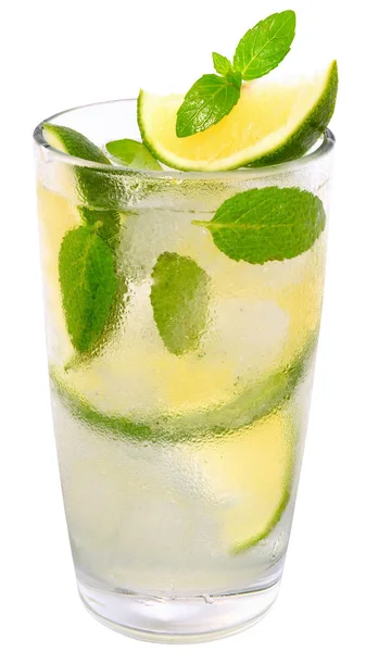 Mojito-Cocktail mit Limette und Minze isoliert — Stockfoto