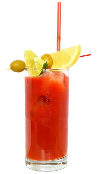 Cocktail bloody mary ingericht kalk plakjes en olijven geïsoleerd — Stockfoto