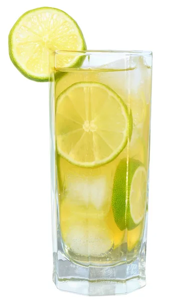 Coquetel mojito com limão isolado — Fotografia de Stock