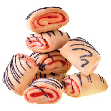 Çilek reçelli kurabiyeler ve izole edilmiş çikolata kreması.