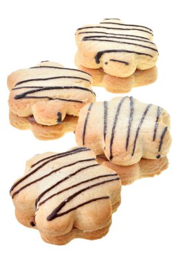 Çikolatalı ve kremalı kurabiye sandviçi.