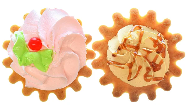 Dwa ciasto tartletowe z kremem truskawkowym i karamem — Zdjęcie stockowe