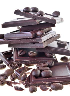 Kahve çekirdeği serpiştirilmiş çikolata.