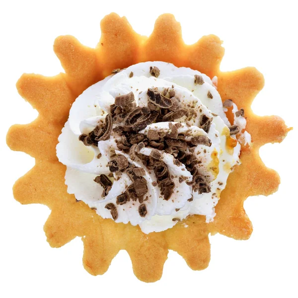 Tort de tort cu cremă cu chipsuri de ciocolată izolate — Fotografie, imagine de stoc