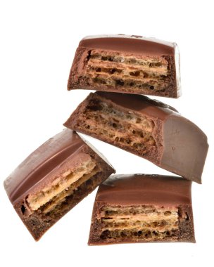 Fıstıklı çikolata, karamel izole.