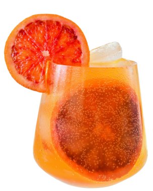 Buzlu taze portakal suyu kokteyli.