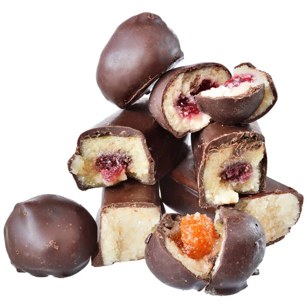 Barra Mazapán Chocolate Con Relleno Fruta Aislado Sobre Fondo Blanco — Foto de Stock