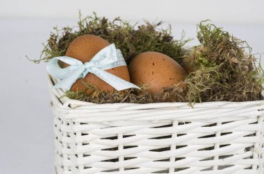 Paskalya yumurtalı sepet 
