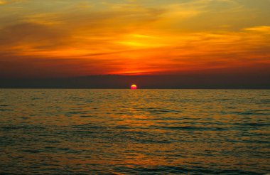 Günbatımı güneş Karadeniz üzerinde