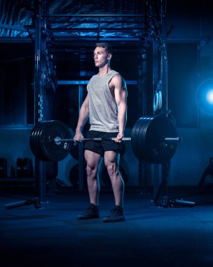 Spor salonunda dışarı uygun erkek çalışma