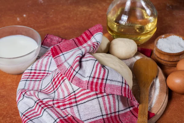 Dough on table — Stock Photo, Image