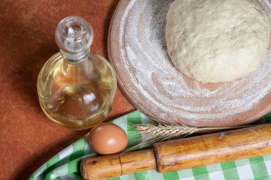 hamur plaka üzerinde