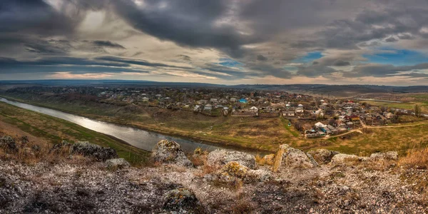 Краєвид з річки — стокове фото