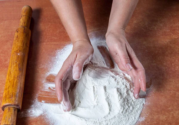 Baker prepared flour for baking — Stock Photo, Image