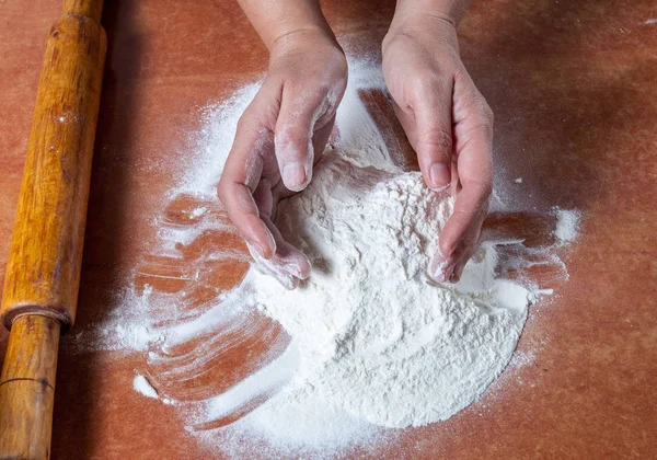 Baker prepared flour for baking — Stock Photo, Image
