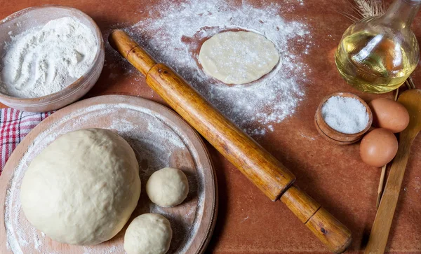 Teig zum Backen — Stockfoto