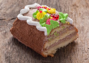 tablo üzerinde tatlı pasta