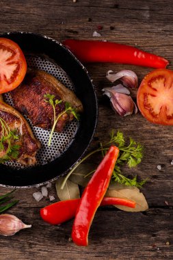 Fırında domuz eti.