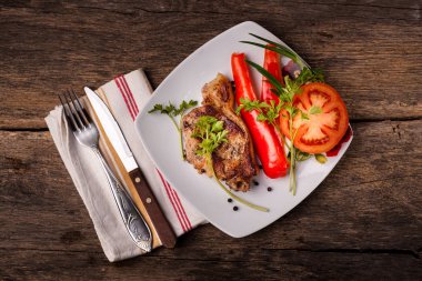 Fırında domuz eti.