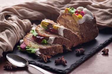 Doğum günü pastası