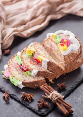 Doğum günü pastası