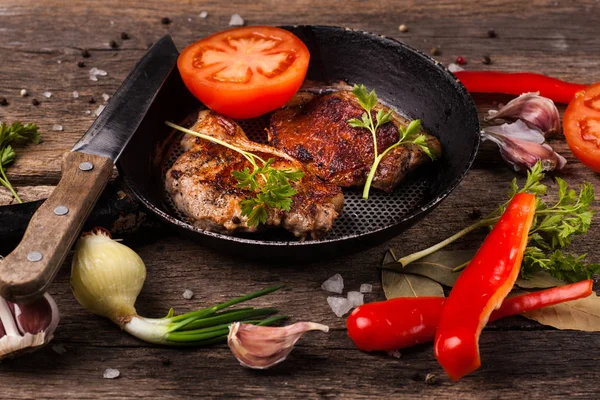 Fırında domuz eti.