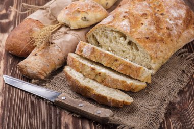 Taze ev yapımı ekmek.