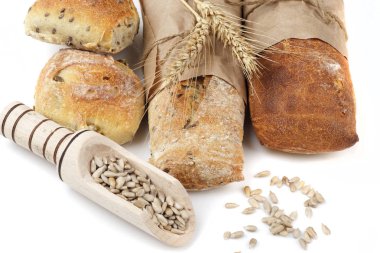 ekmek ve ayçiçeği çekirdekleri