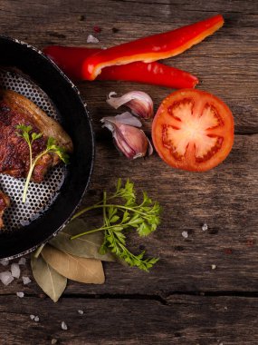 Fırında domuz eti.