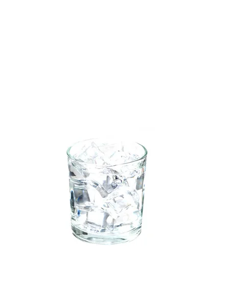 Agua de hielo en vidrio —  Fotos de Stock