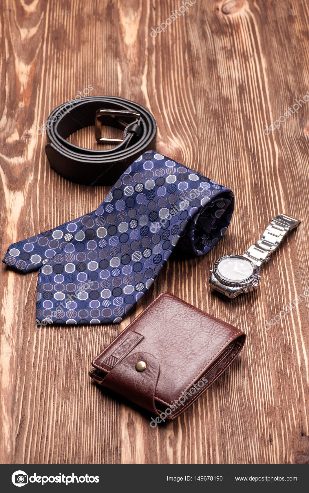 Corbata, billetera, cinturón — Foto de stock #149678190 © igorartmd