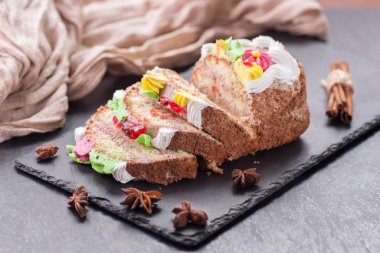 Doğum günü pastası