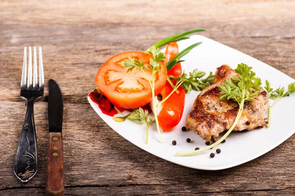 Fırında domuz eti.