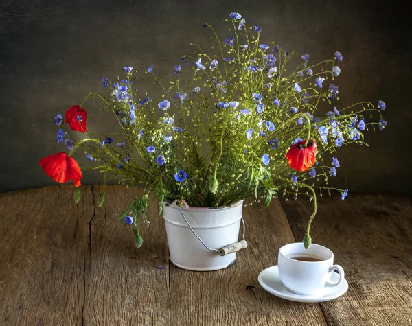 Flores silvestres y amapola — Foto de Stock