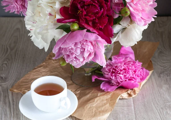 Şakayıklarla dolu bir hayat