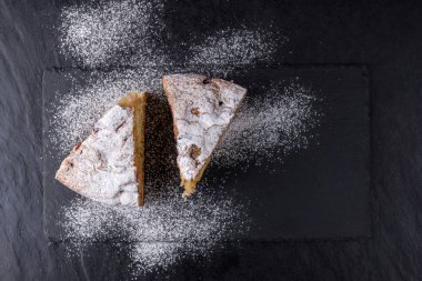 Ev yapımı elmalı turta.