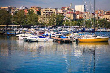 Küçük turistik liman