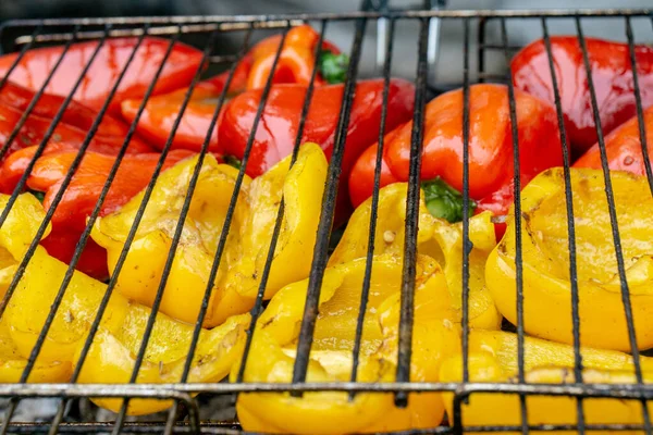 Heerlijke groente op de grill. Natuurlijke voeding. — Stockfoto