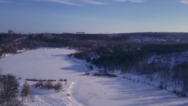 Ovanifrån Gammal Träkyrka Kishinev Republiken Moldavien Vinterlandskap Med Träkyrka — Stockvideo