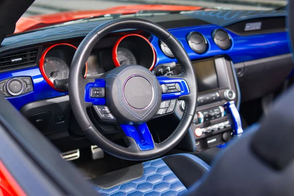 View of the interior of a modern automobile — Stockfoto