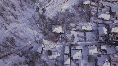 Kışın şehrin en iyi manzarası. İnsansız hava aracı video konsepti. 4 bin. Kishinev, Moldova Cumhuriyeti.