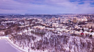 Eski Kishinev kentinin hava manzarası, Moldova, kış günü