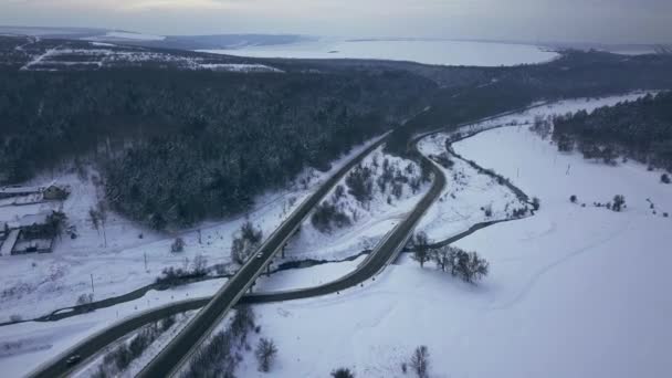 Εναέρια Κορυφαία Θέα Από Ένα Drone Έναν Αυτοκινητόδρομο Χειμώνα Καιρικές — Αρχείο Βίντεο